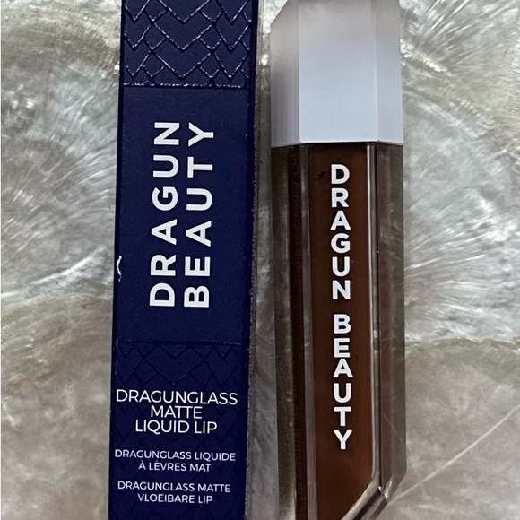 DRAGUN BEAUTY DRAGUNGLASS matte liquid lip color: Jinx 4.5ml Goth - Picture 5 of 5